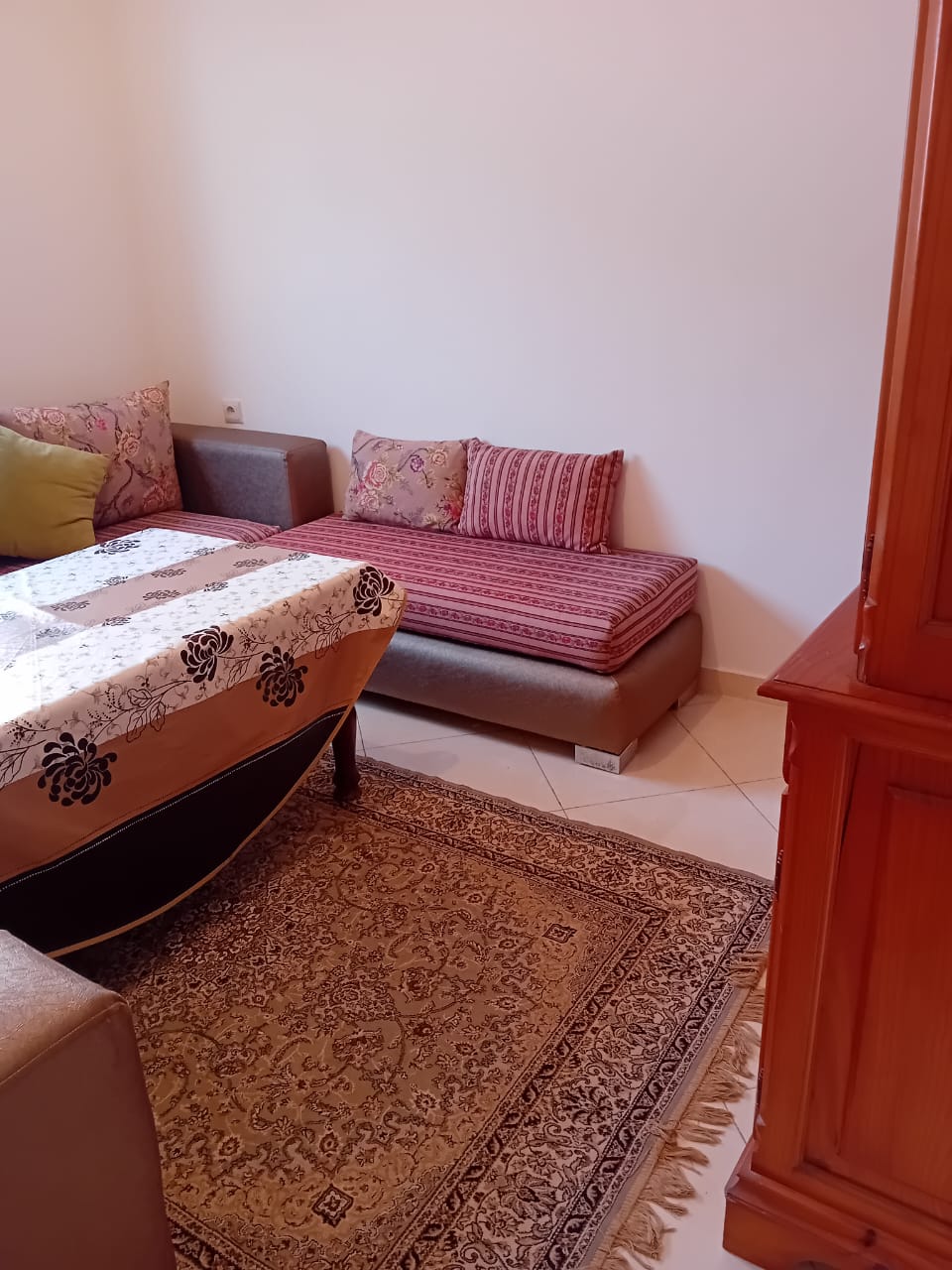 Appartement à louer à Martil, à saada 1 chambre, 2 salon, balcon ،60 mètres carrés, 2ème étage 