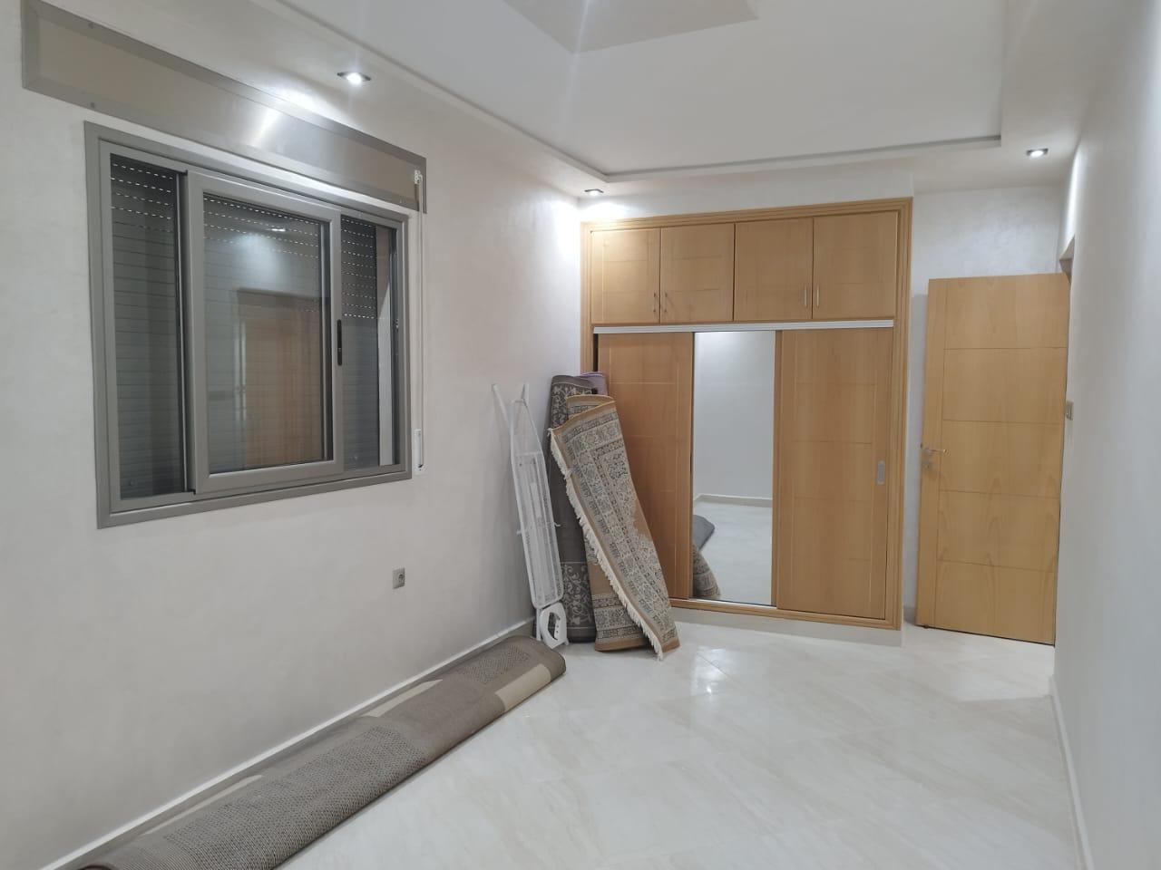 Duplex à 2 étages à vendre à Martil, 4 chambres, 3 salons, 3 balcons1 130 mètres 