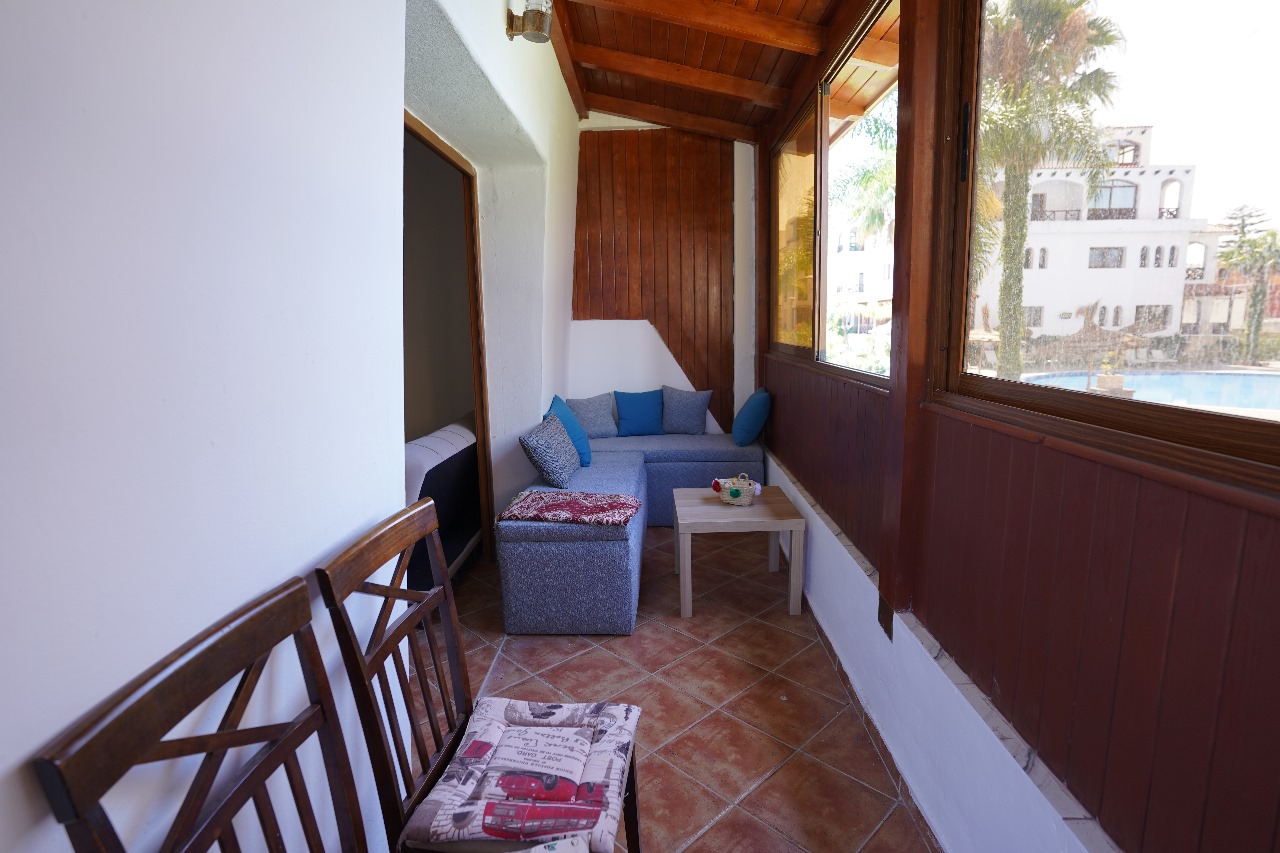 COMPLEXE MODERNE À LOUER À MARTIL : SALON ET 1 CHAMBRE BALCON AU REZ-DE-CHAUSSÉE 